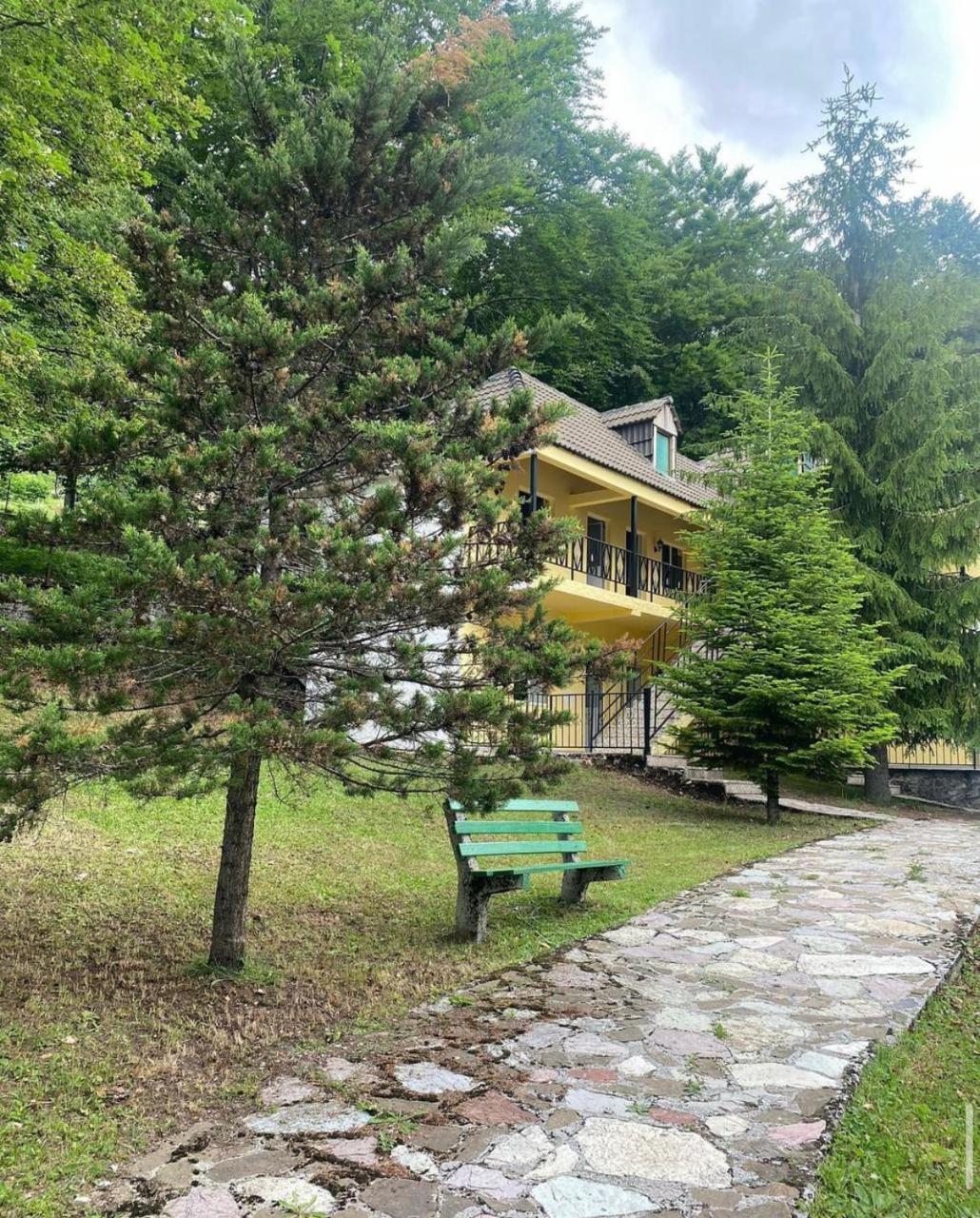 Bujtina Te Grima Hotel Theth Exterior foto