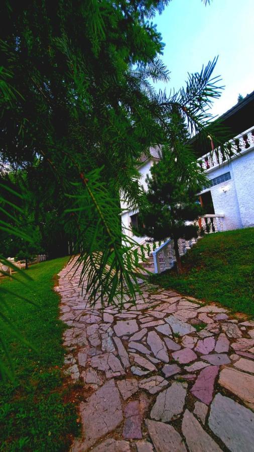 Bujtina Te Grima Hotel Theth Exterior foto